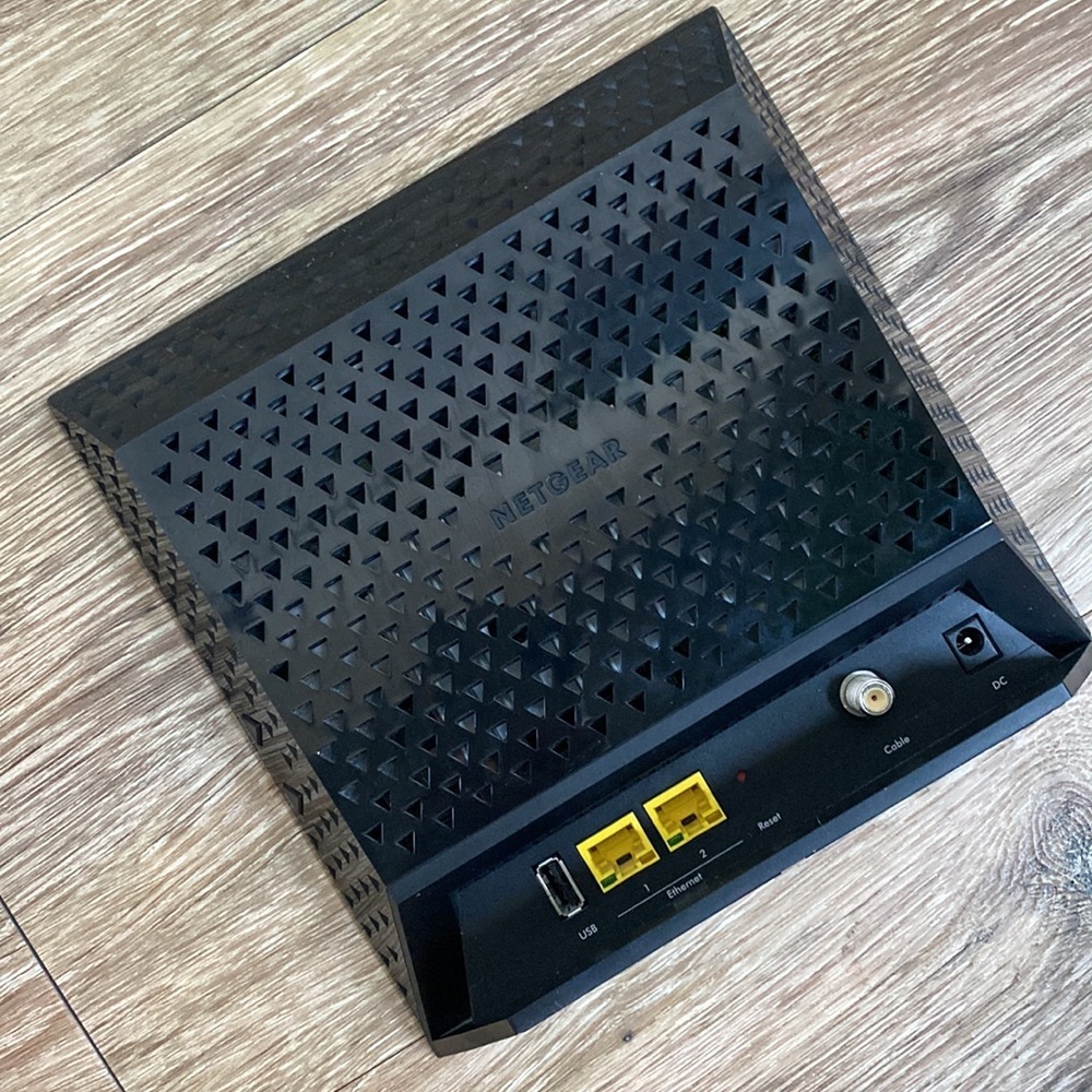 NIB NETGEAR AC-1600 Dual Band WiFi Cable Router Modem in Black - Picture 5 of 12